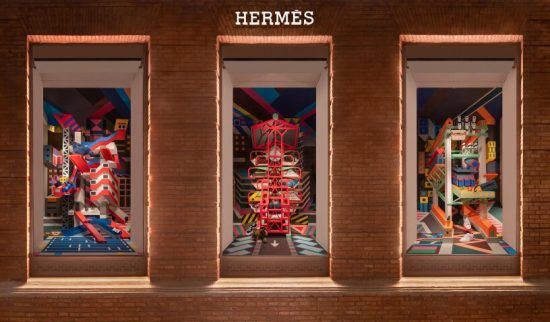 Hermès: Έκρηξη χρωμάτων στην μπουτίκ στη Σανγκάη