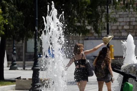 Δήμος Αθηναίων: Ανοίγουν επτά κλιματιζόμενες αίθουσες ενόψει καύσωνα