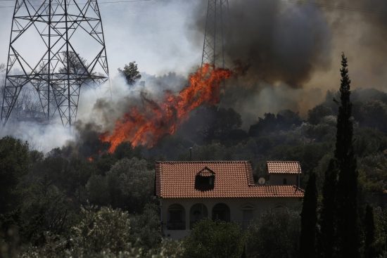 Πυρκαγιές: Προσφορές στους συνδρομητές των πυρόπληκτων περιοχών από Cosmote και Vodafone