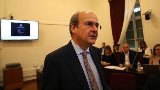 Χατζηδάκης: Κάνουμε καθαρούς λογαριασμούς με τους πολίτες