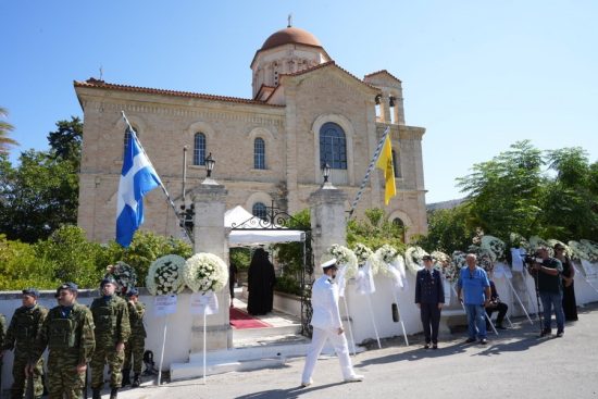 Θρήνος στην κηδεία του κυβερνήτη του Canadair, Σμηναγού Χρήστου Μουλά