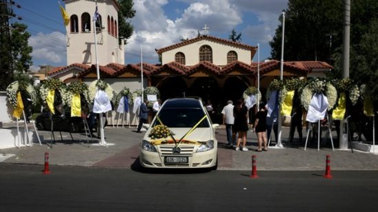 Το τελευταίο «αντίο» στον Μιχάλη Κατσουρή