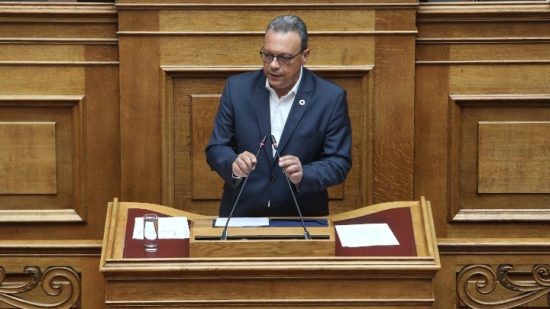 Φάμελλος από Βουλή: Ο πρωθυπουργός οφείλει να αποβάλλει από την κυβέρνηση τον Δημήτρη Βαρτζόπουλο