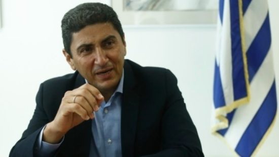 Αυγενάκης: Έρχεται νομοσχέδιο που θα λύνει το πρόβλημα των εργατών γης