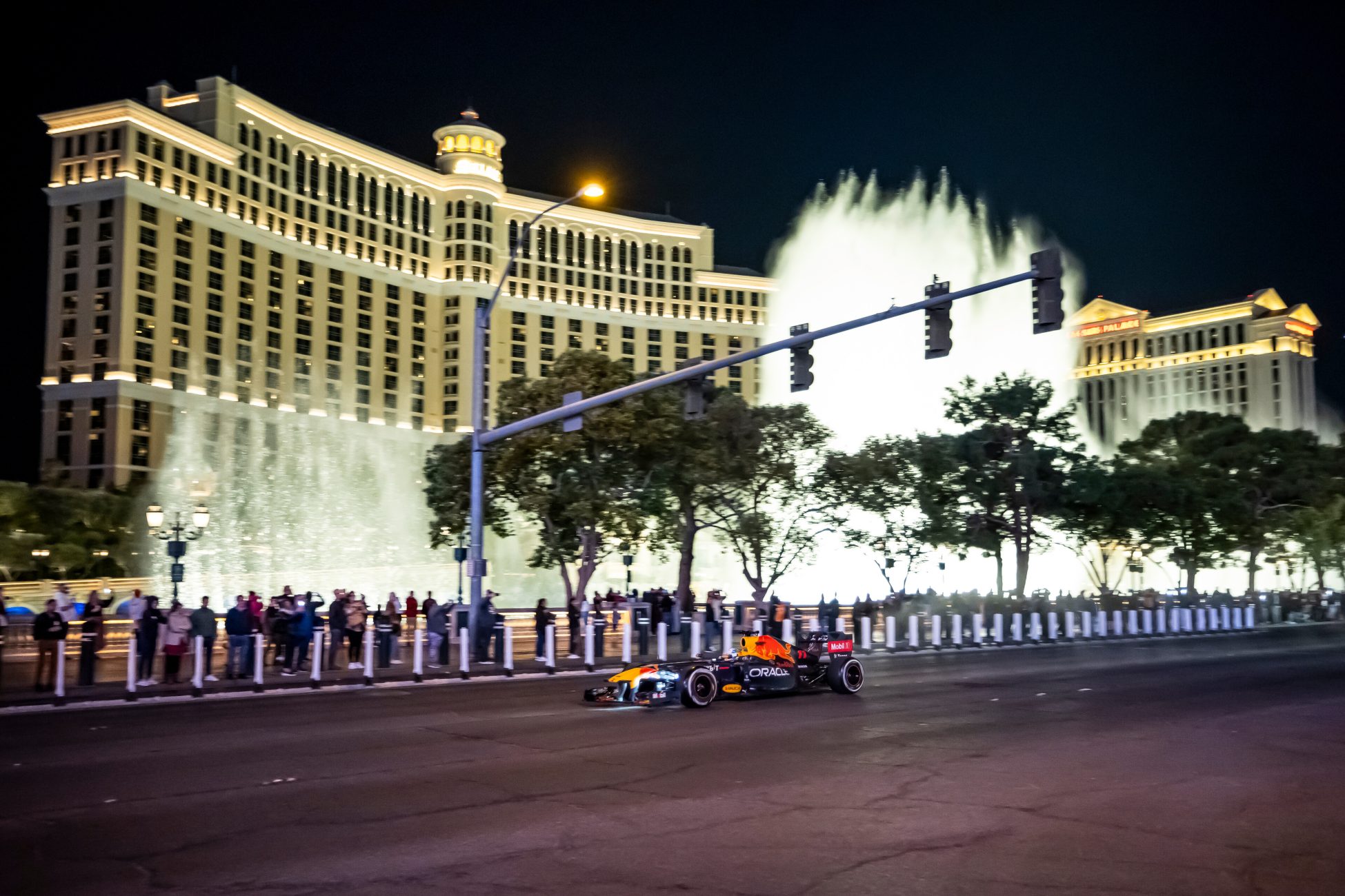 F1 Las Vegas: Ναός τζόγου και ταχύτητας!