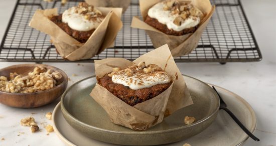 Carrot cake muffins από τον Άκη Πετρετζίκη