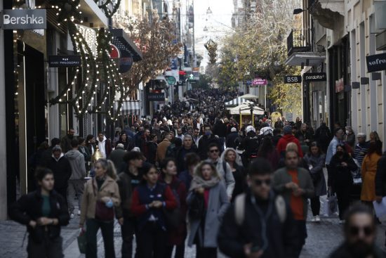 ΣΕΛΠΕ: Ένας στους δύο καταναλωτές θα μειώσει τις δαπάνες για αγορά προϊόντων το επόμενο εξάμηνο