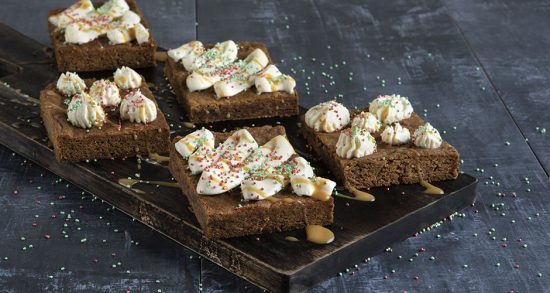 Gingerbread brownies από τον Άκη Πετρετζίκη