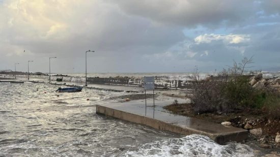 Τραγωδία στην Κυπαρισσία: Γερμανίδα παρασύρθηκε από τα κύματα και πνίγηκε