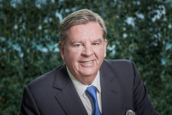 Johann Rupert: Ο επικεφαλής των Cartier και Vacheron Constantin προτείνει μείωση της παραγωγής πολυτελών ρολογιών