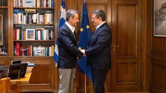 Ο Κυριάκος Μητσοτάκης συναντήθηκε με τον Απόστολο Τζιτζικώστα στο Μαξίμου