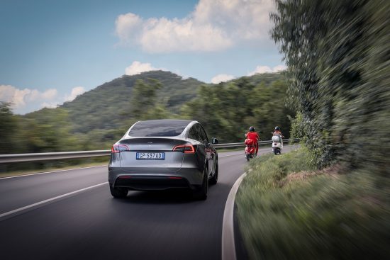 Tesla Model Y: Πισωκίνητo από 49 χιλ. με αυτονομία 600km!