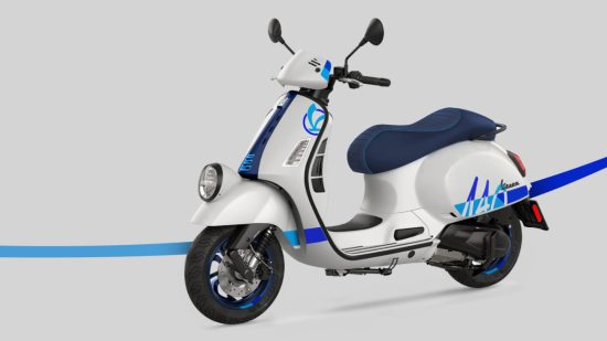 140 κεράκια για τη Vespa