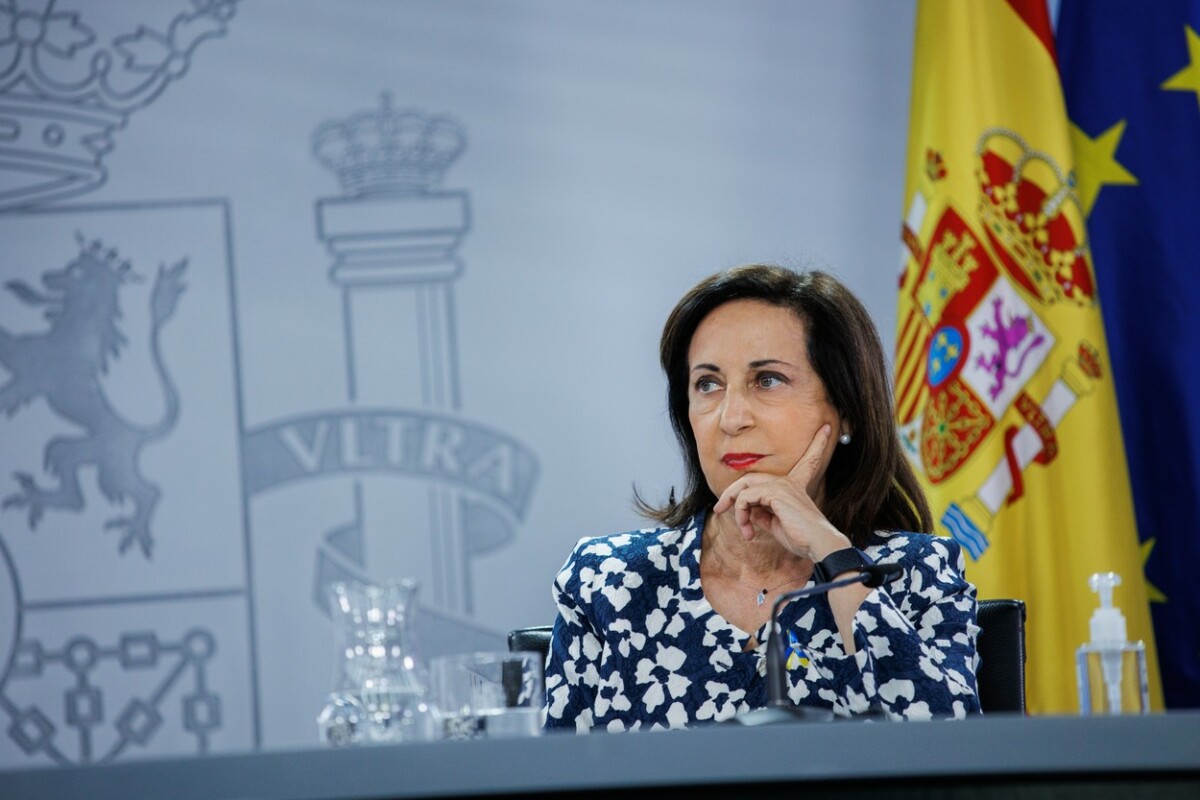 Η Ισπανίδα υπουργός Άμυνας, Μαργαρίτα Ρόμπλες