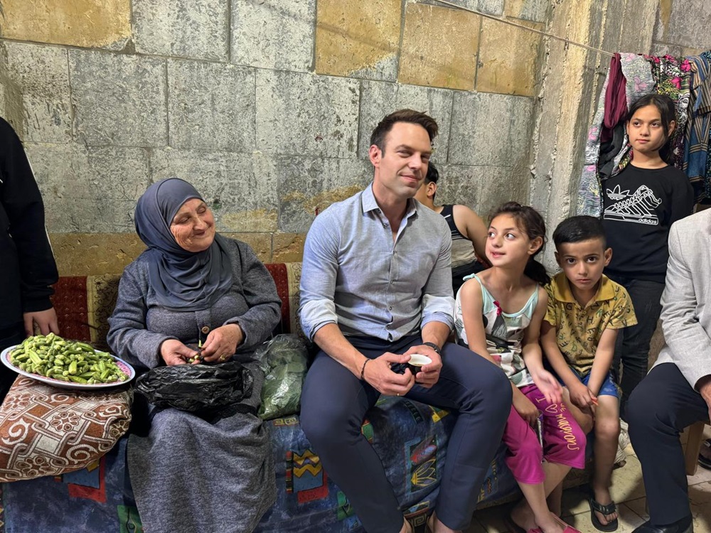 Στον προσφυγικό καταυλισμό του Αλ Αϊντα κοντά στη Βηθλεέμ βρέθηκαν ο Στέφανος Κασσελάκης και η αντιπροσωπεία του ΣΥΡΙΖΑ