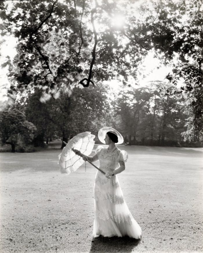 Πορτρέτο της βασίλισσας Ελισάβετ –Βασίλισσας Μητέρας από τον Σέσιλ Μπίτον, το 1939