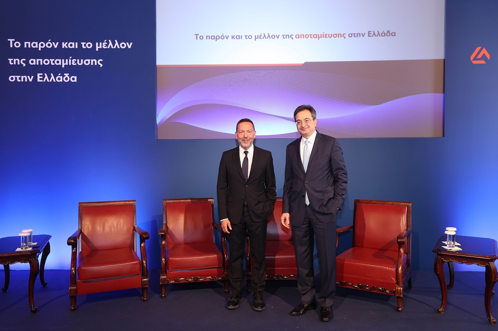 Από αριστερά προς τα δεξιά: Ο κ. Γιάννης Στουρνάρας, Διοικητής της Τράπεζας της Ελλάδας Ο κ. Φωκίων Καραβίας, Διευθύνων Σύμβουλος της Eurobank