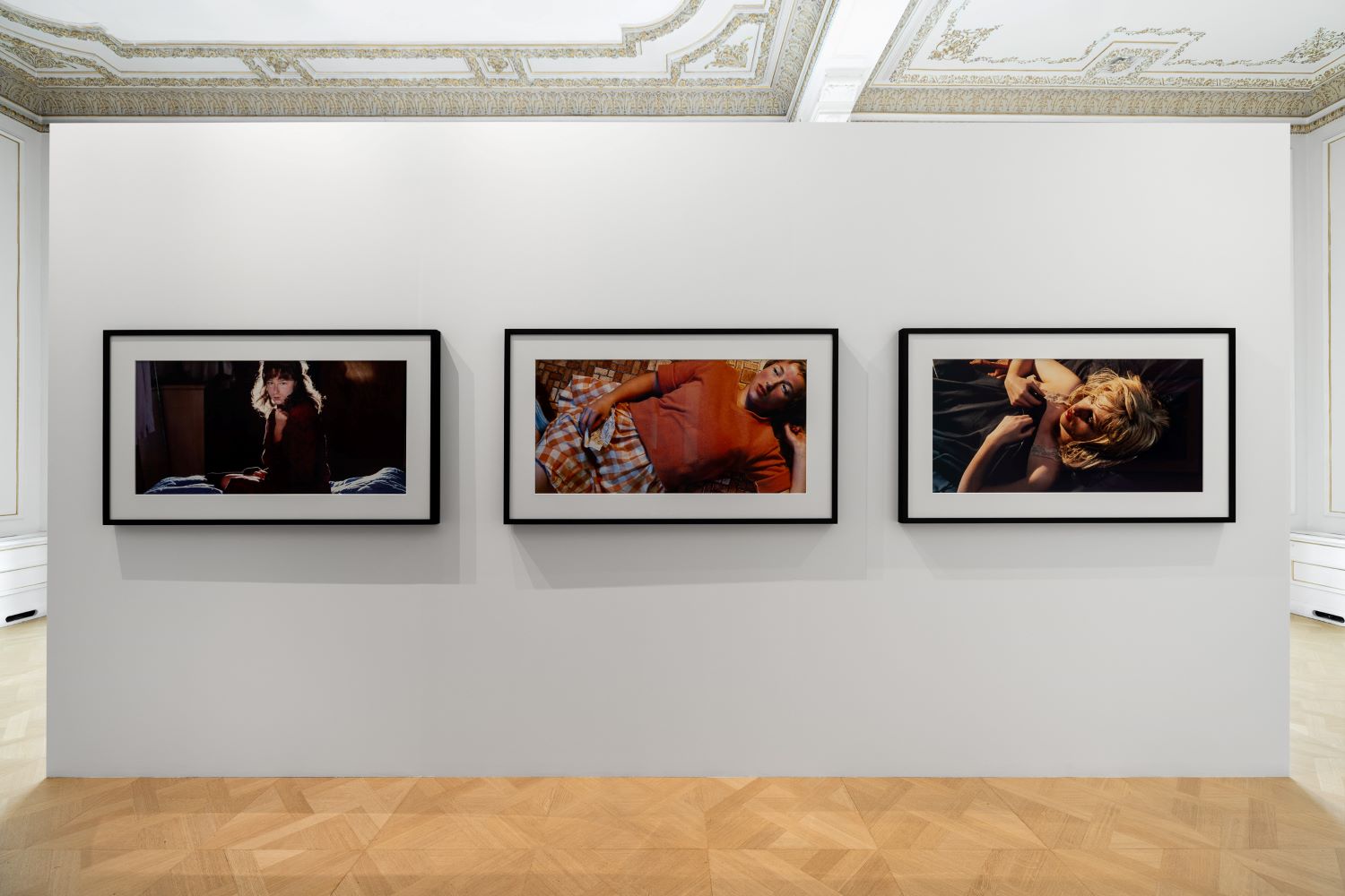 Άποψη της έκθεσης της Σίντι Σέρμαν στο Μουσείο Κυκλαδικής Τέχνης