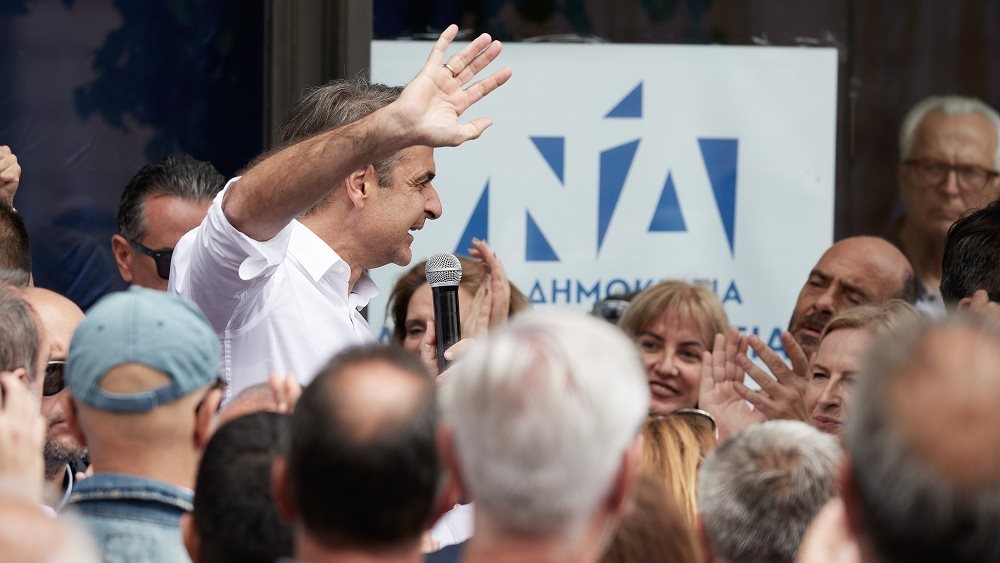 ο πρωθυπουργός, Κυριάκος Μητσοτάκης στην ομιλία του σε συγκέντρωση πολιτών στον πεζόδρομο της Ρήγα Φεραίου, στην Πάτρα