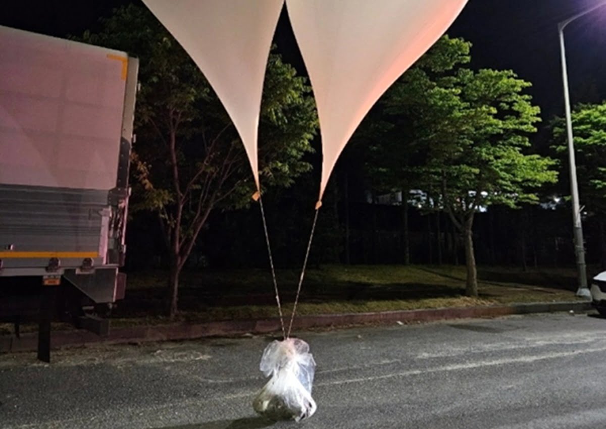 Μπαλόνια που μεταφέρουν σκουπίδια από τη Βόρεια Κορέα στη Νότια Κορέα