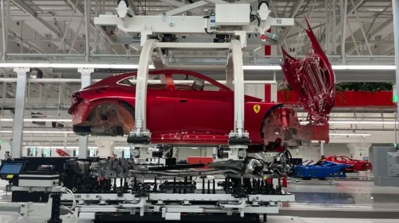 Κατασκευή Ferrari στο E-Building στο Μαρανέλο της Ιταλίας