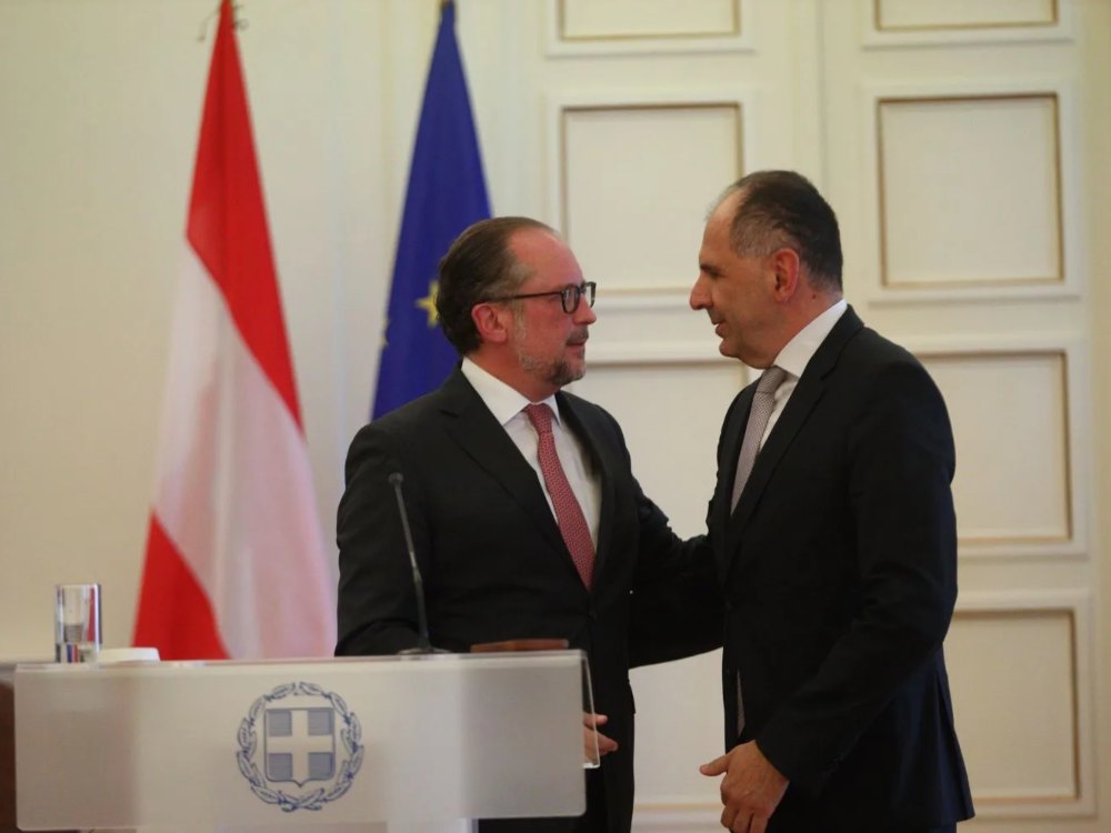 ο υπουργός Εξωτερικών Γιώργος Γεραπετρίτης με τον Αυστριακό ομόλογό του Alexander Schallenberg
