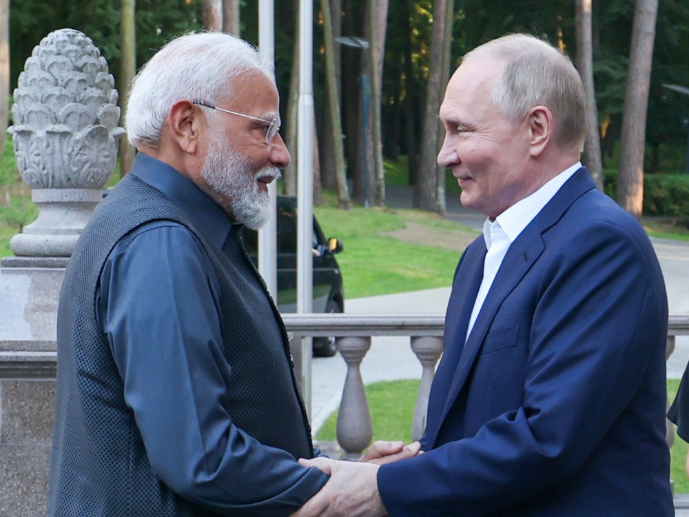 ο πρωθυπουργός της Ινδίας Ναρέντρα Μόντι με τον Πρόεδρο της Ρωσίας Βλαντίμιρ Πούτιν