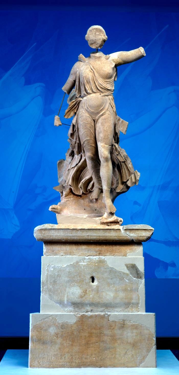 Η Νίκη του Παιωνίου, φιλοτεχνημένη από τον γλύπτη Παιώνιο από τη Μένδη, 421 π.Χ.