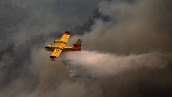 Τουρκία: Έκλεισε προσωρινά το αεροδρόμιο της Σμύρνης λόγω δασικής πυρκαγιάς