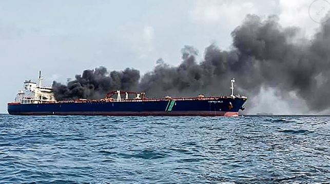 Δεξαμενόπλοιο συγκρούστηκε με δεξαμενόπλοιο στη Μαλαισία