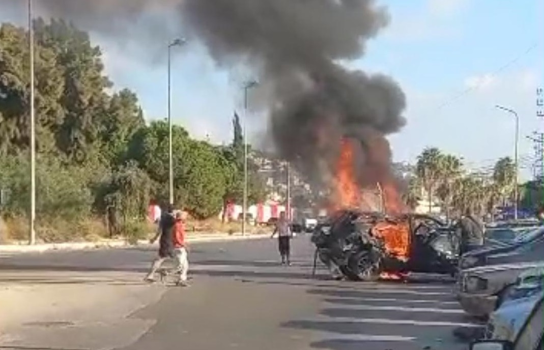 Φωτιά σε αυτοκίνητο που μεταφέρει αξιωματούχο της Χαμάς μετά από ισραηλινό πλήγμα στη Σιδώνα