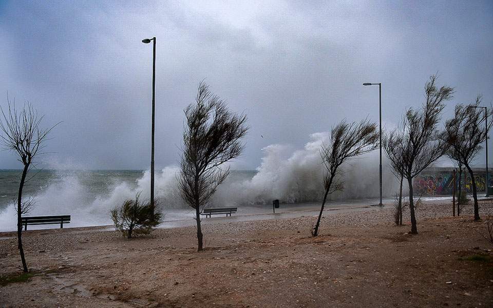 Κύματα από θυελλώδεις ανέμους