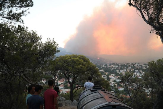 Πυρόπληκτοι Αττικής: Oι φορείς που προσφέρουν βοήθεια σε επιχειρήσεις και πολίτες – Αναλυτικά οι πληροφορίες