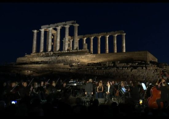 O νέος φωτισμός του ναού του Ποσειδώνα στο Σούνιο – Εντυπωσιακές εικόνες, τι είπαν Μητσοτάκης, Μυτιληναίος