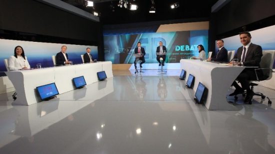 Debate για την προεδρία του ΠΑΣΟΚ: Κόντρες και αιχμές σε υψηλούς τόνους από τους 6 υποψήφιους