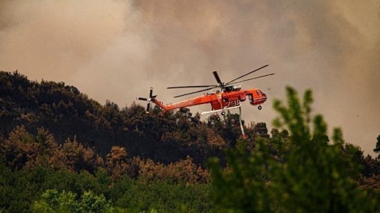 Κορινθία: Αναζωπυρώσεις στην πυρκαγιά στο Ξυλόκαστρο Κορινθίας – Μήνυμα του 112 για εκκένωση των οικισμών Χελυδόρεο και Ζάχολη(upd)