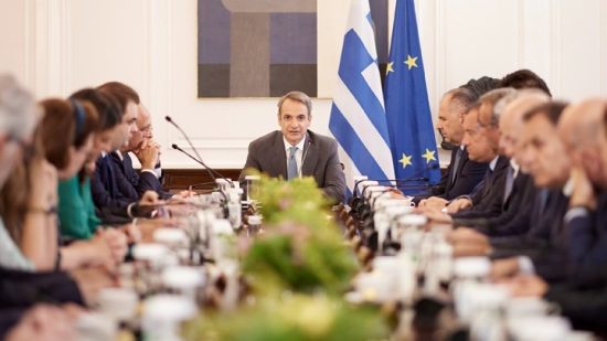 Κυριάκος Μητσοτάκης: Αυστηροποίηση των ποινών για την παραμέληση ανηλίκων και για οπλοκατοχή στους νέους – Σχεδόν 20.000 νέες προσλήψεις το 2025