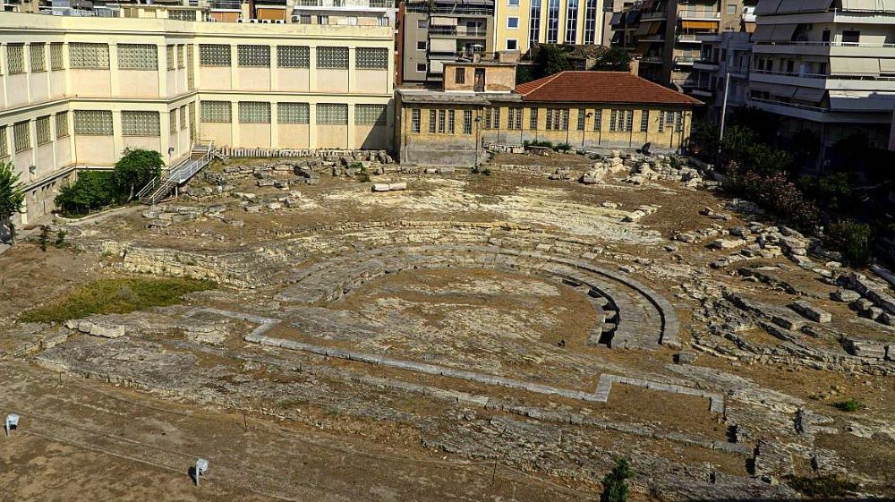 Το αρχαίο θέατρο που κατασκευάσθηκε τον 2ο αιώνα π.Χ.