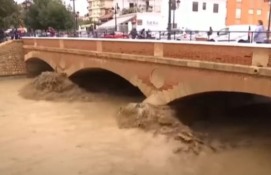 Πλημμύρες στην Ισπανία: Τουλάχιστον 51 νεκροί – «Κόκκινος συναγερμός» στην Βαλένθια (upd)