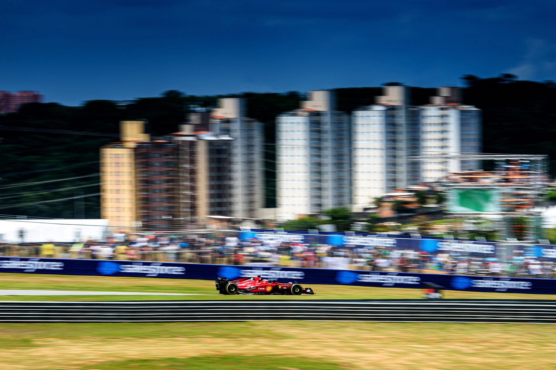 F1 Βραζιλία: Όλα στο κόκκινο, όλα ανοιχτά!