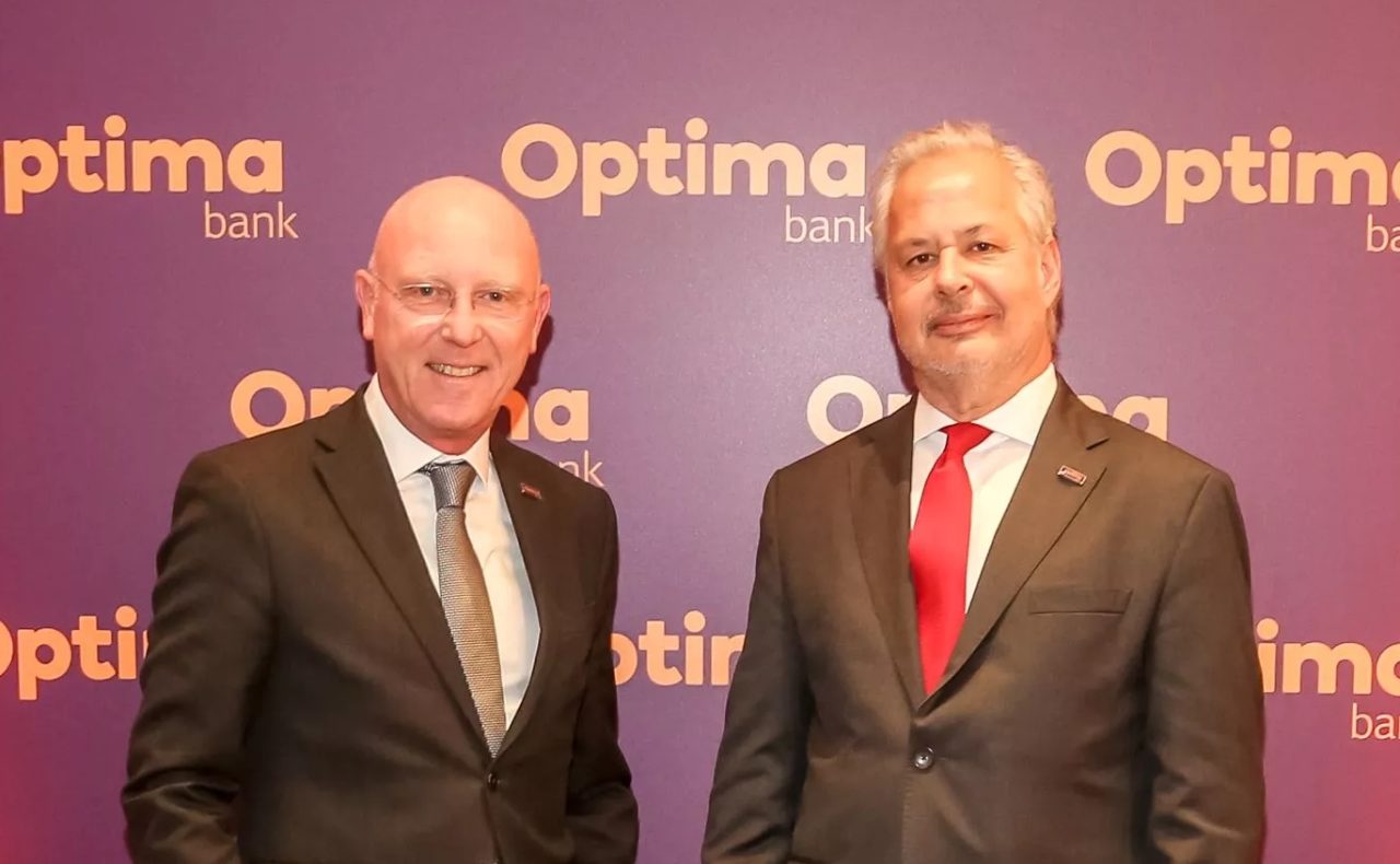 Από αριστερά ο CEO της Optima bank, κ. Δημήτρης Κυπαρίσσης και ο Πρόεδρος της Optima bank, κ. Γεώργιος Τανισκίδης