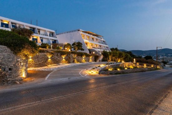 Lamway Hotel Management Group: Επεκτείνει το Portfolio της στην Πάρο με Νέα Ξενοδοχεία