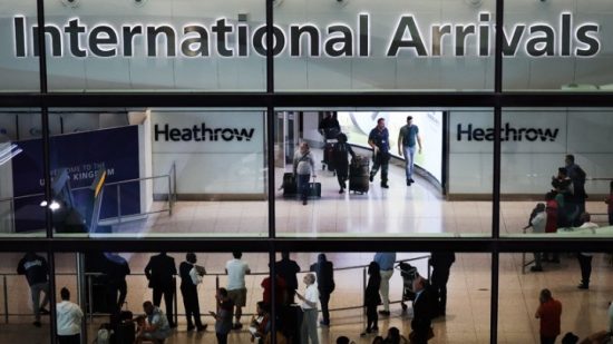 Αεροπορικό χάος στην Ευρώπη: Έκλεισε το Heathrow του Λονδίνου λόγω πυρκαγιάς σε ηλεκτρικό υποσταθμό