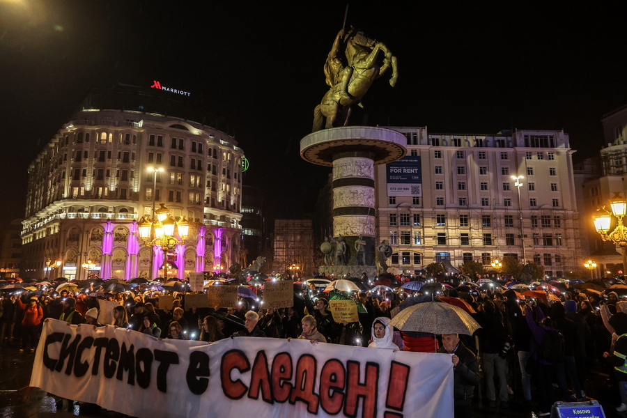 Σκόπια: Μαζική πορεία διαμαρτυρίας για την τραγωδία με τους 59 νεκρούς στο Κότσανι